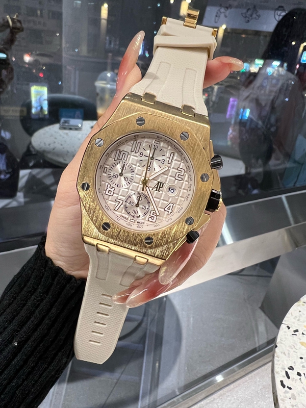 ブランド時計角部分ディテール